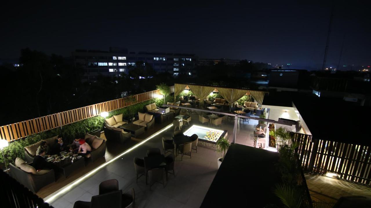 Hotel City Heart Premium Chandīgarh Dış mekan fotoğraf